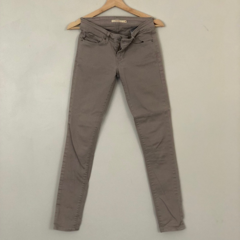 Gray Levi’s 711 Jeans